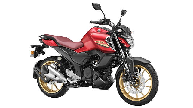 Yamaha FZ S FI Right Front Three Quarter