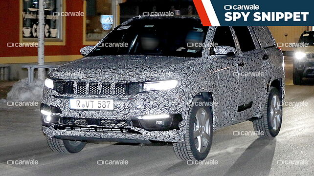 Production-ready Jeep Compass-based three-row SUV spied testing in the snow