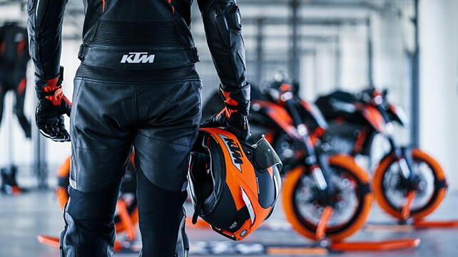 KTM to unveil new 890 Duke GP, 890 Duke R this month!