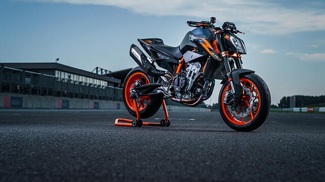 KTM  Right Front Three Quarter