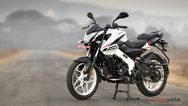 Pulsar ns 200cc on road price sale