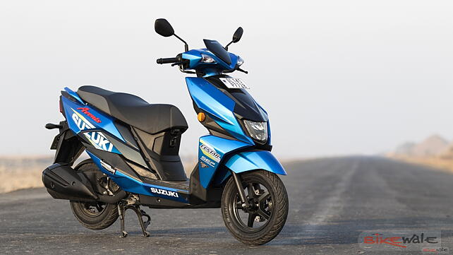 Suzuki Avenis 125 Left Front Three Quarter