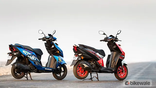 Suzuki Avenis 125 Right Side View