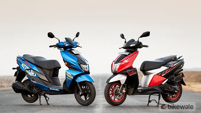 Suzuki Avenis 125 Right Side View