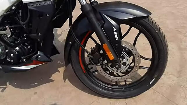 Bajaj Pulsar NS160 Right Side View