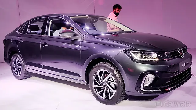 Volkswagen Virtus [2022-2023] Right Front Three Quarter