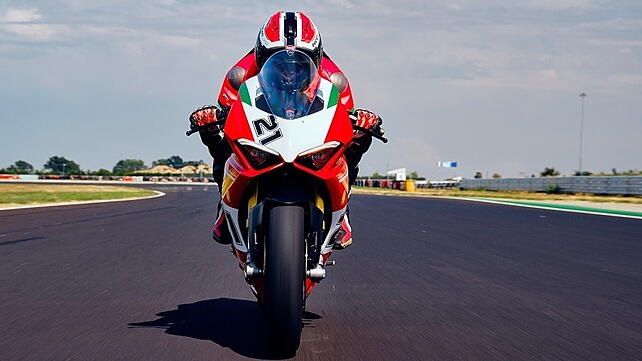 Ducati Panigale V2 Front View