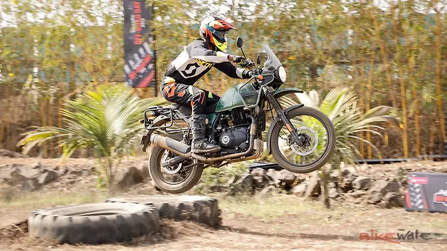 Royal Enfield Himalayan Left Front Three Quarter