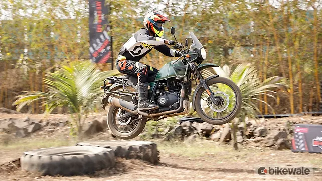 Royal Enfield Himalayan Left Front Three Quarter
