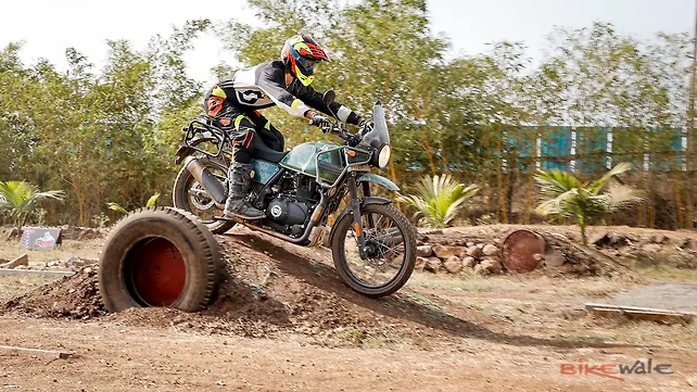 Royal Enfield Himalayan Left Front Three Quarter