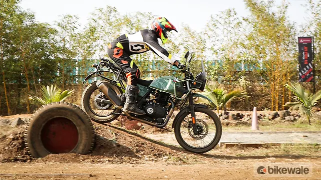 Royal Enfield Himalayan Left Front Three Quarter