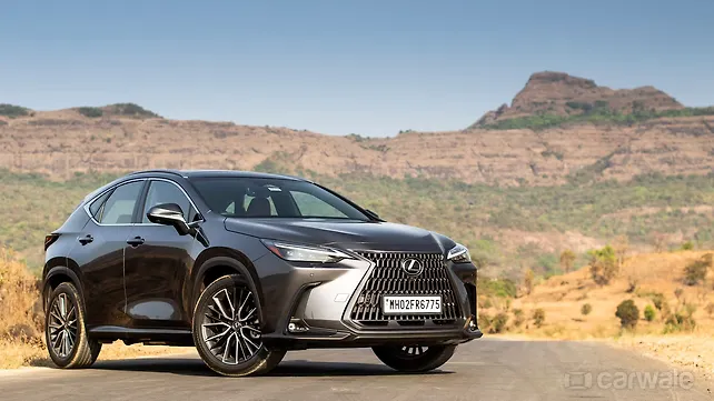 Lexus NX Right Front Three Quarter