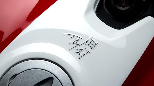 Ducati Panigale V2 Fuel Tank