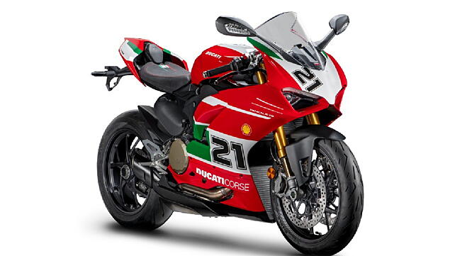 Ducati Panigale V2 Right Front Three Quarter