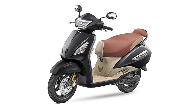 TVS Jupiter Left Front Three Quarter