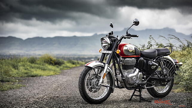 Royal Enfield Classic 350 Left Front Three Quarter