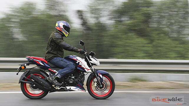 TVS Apache RTR 165RP Right Side View