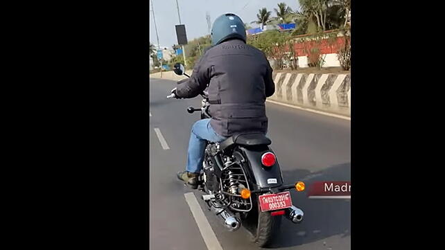 Royal Enfield Super Meteor 650 Left Rear Three Quarter