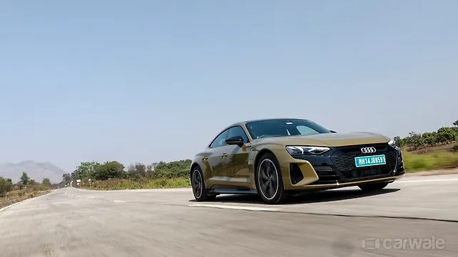 Audi e-tron GT Right Front Three Quarter