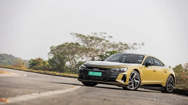 Audi e-tron GT Right Front Three Quarter