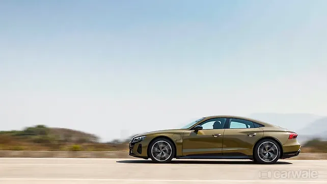Audi e-tron GT Right Side View