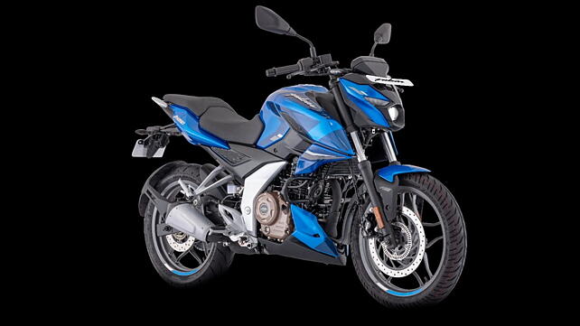 Bajaj Pulsar F250 Right Front Three Quarter