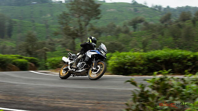 BMW F850 GS action