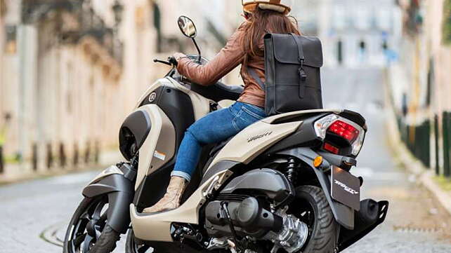 Yamaha updates its three-wheeled scooters