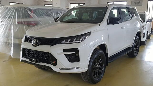 Toyota Fortuner GR S variant arrives at dealerships in India - CarWale