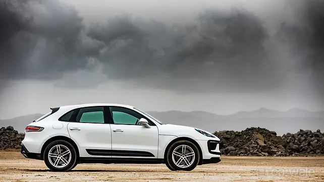 Porsche Macan Right Side View