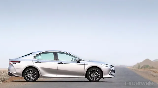 Toyota Camry [2022-2024] Right Side View
