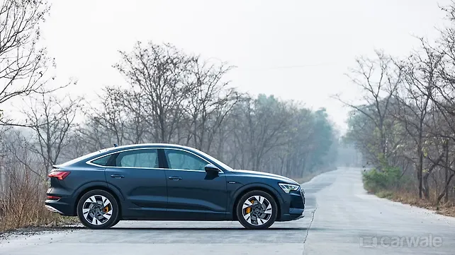 Audi e-tron Sportback Right Side View