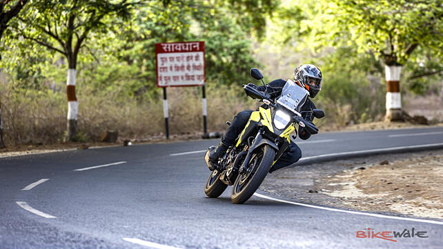 Suzuki V-Strom SX action