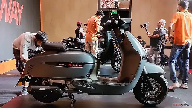 India’s most powerful retro-scooter Keeway Sixties 300i launched! 