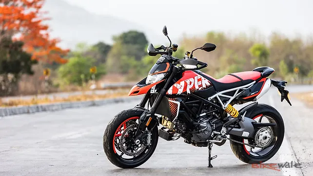 Ducati Hypermotard 950 Price - Mileage, Images, Colours | BikeWale