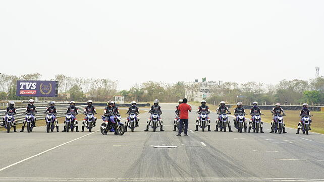 TVS Apache RTR 200 4V Front View