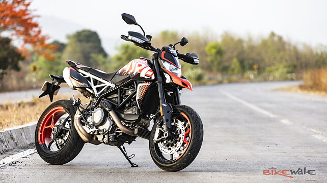 Ducati Hypermotard 950 RVE: Review Image Gallery