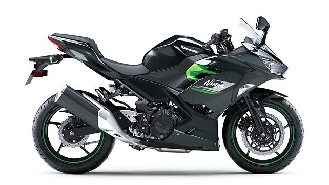 Kawasaki Ninja 400 Right Side View