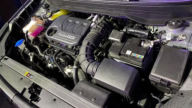 Spec comparison ??? Hyundai Venue vs Kia Sonet - CarWale