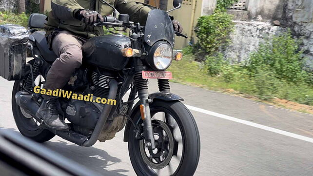 Upcoming Royal Enfield Hunter 350 spied with touring accessories