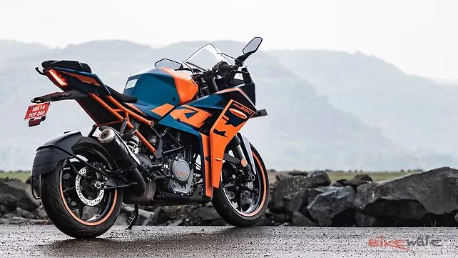 KTM RC 390 Right Rear Three Quarter