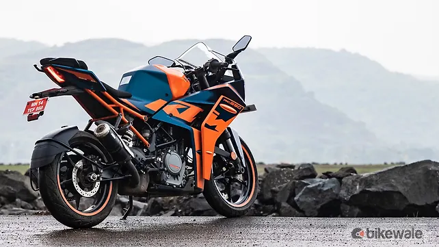 KTM RC 390 Right Rear Three Quarter