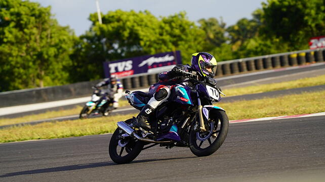 TVS Apache RTR 200 4V Right Side View