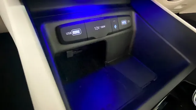 Hyundai New Tucson Center Console/Centre Console Storage Hyundai New Tucson Center Console/Centre Console Storage