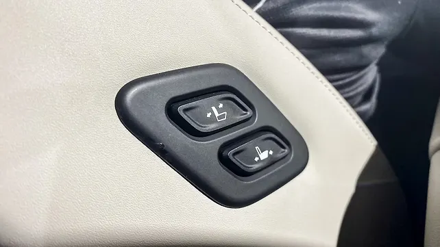 Hyundai New Tucson Front Seat Headrest Hyundai New Tucson Front Seat Headrest