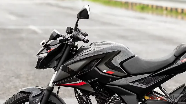 Bajaj Pulsar N160 Left Side View