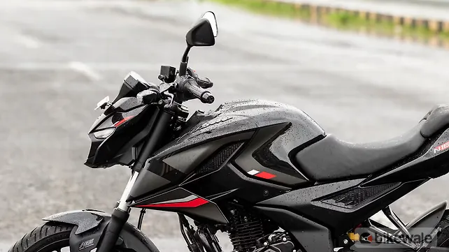 Bajaj Pulsar N160 Left Side View