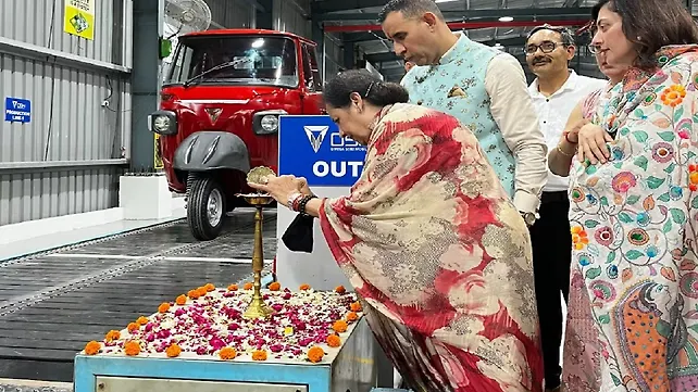 Uday Narang, Founder and Chairman, Omega Seiki Mobility inaugurating the new EV manufacturing facility Uday Narang, Founder and Chairman, Omega Seiki Mobility inaugurating the new EV manufacturing facility