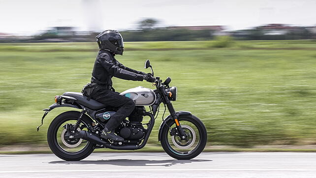 Royal Enfield Hunter 350 Right Side View