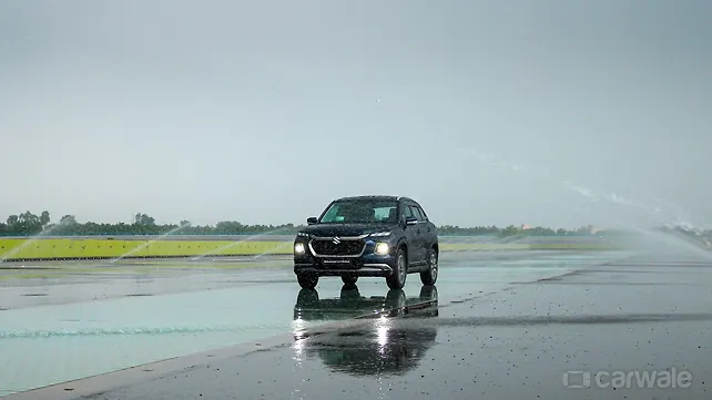 Maruti Suzuki Grand Vitara Left Front Three Quarter